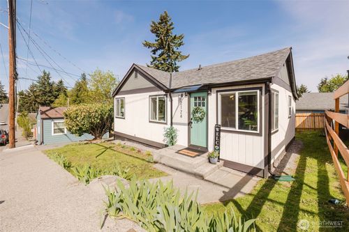 2124 15th St, Bremerton, WA, 98312-3054 | Card Image