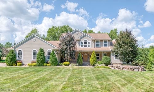 13006 Meadowwood Dr, Chardon, OH, 44024-8900 | Card Image