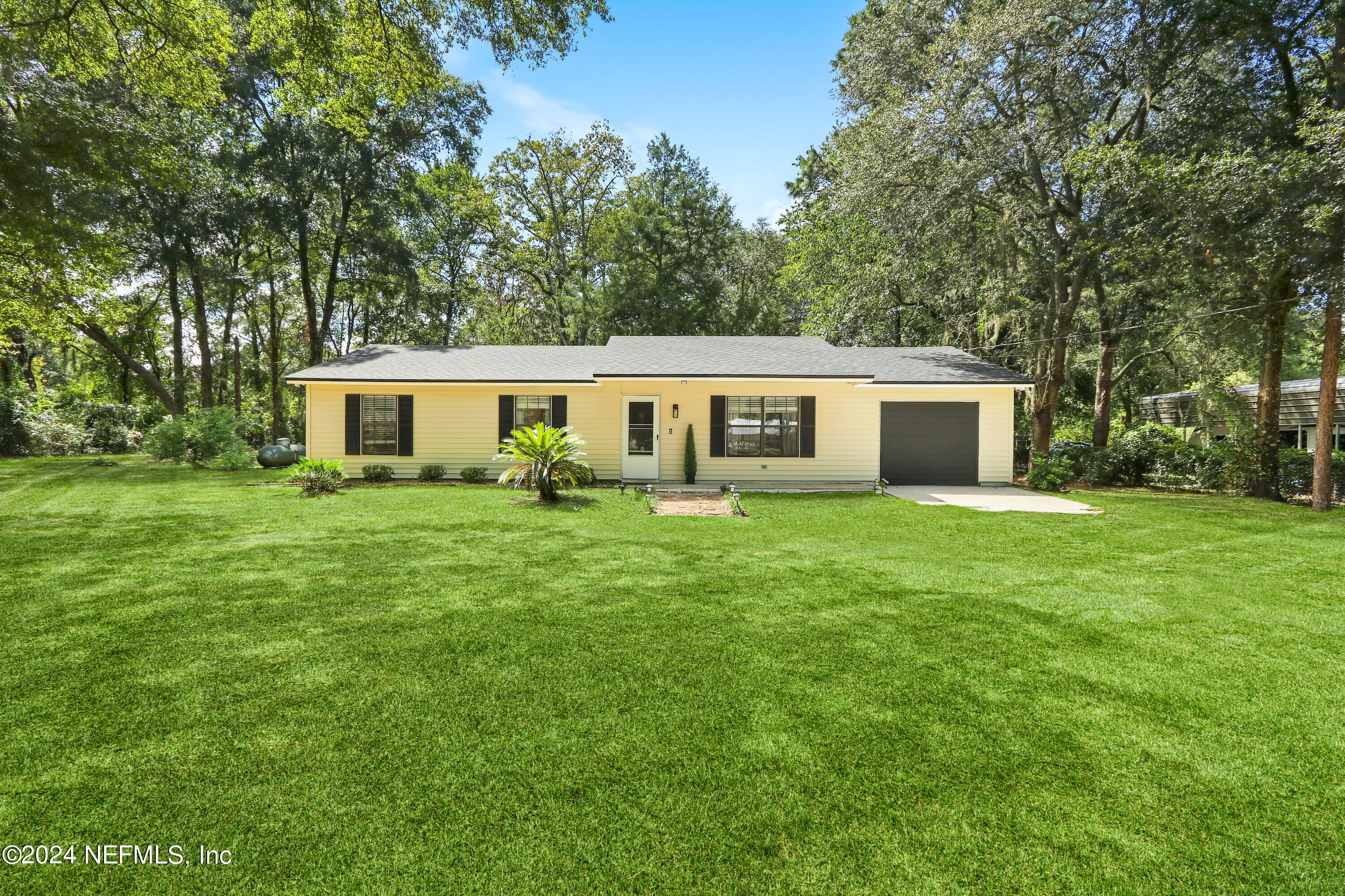 Tarragon Ave, Middleburg, FL 32068