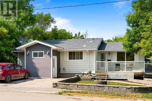 232 1st St, Regina Beach, SK, S0G4C0 | Card Image
