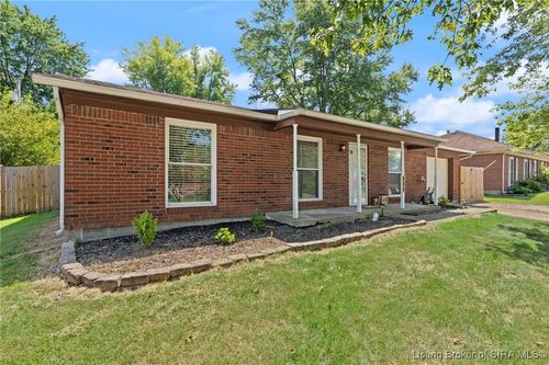 627 Lane Ave, Sellersburg, IN, 47172-1028 | Card Image