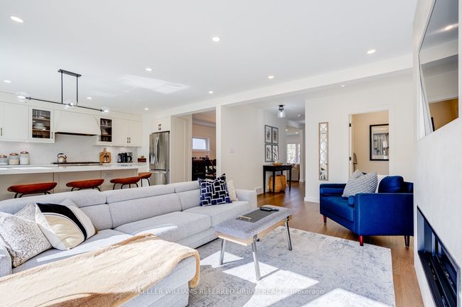12 Wesley Ave, House other with 3 bedrooms, 4 bathrooms and 6 parking in Mississauga ON | Image 24