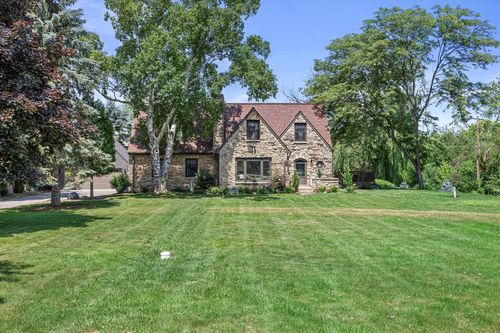 626 W Fairy Chasm Road, Bayside, WI, 53217 | Card Image