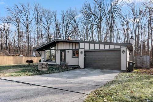 2070 Beechmont Drive, Fort Wayne, IN, 46825 | Card Image