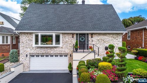 5 Greenwood Ave, Elmwood Park, NJ, 07407-1717 | Card Image