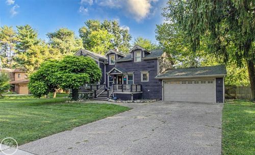 49730 Shelby Rd, Shelby Twp, MI, 48317-1562 | Card Image