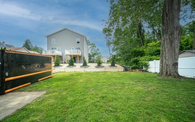 83 Armstrong St, House other with 2 bedrooms, 1 bathrooms and 3 parking in West Springfield MA | Image 26