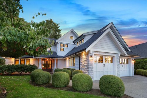 992 Bluffs Dr, Qualicum Beach, BC, V9K0A2 | Card Image