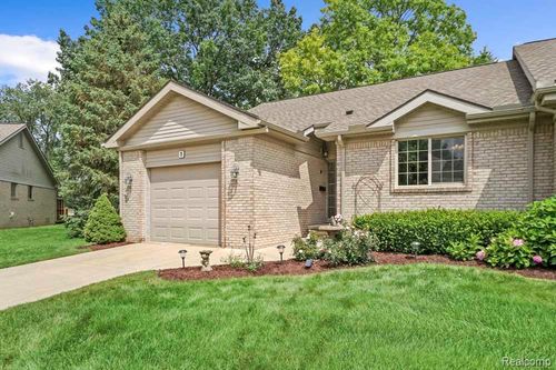 unit-1-22230 Quail Run Cir, South Lyon, MI, 48178-2609 | Card Image