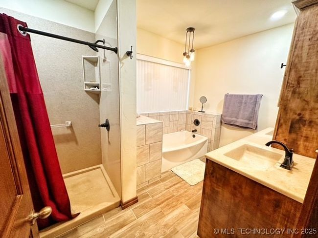 Master bath. | Image 19