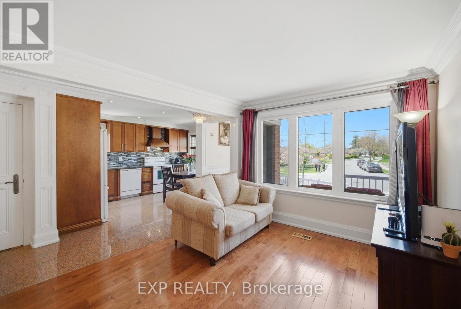 Residential in Toronto (Brookhaven-Amesbury) 4