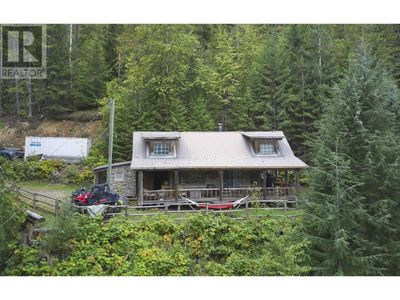 44 Mabel Lake Rd, House other with 3 bedrooms, 1 bathrooms and 6 parking in Enderby BC | Image 1