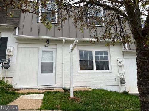 1850 Village Green Dr, HYATTSVILLE, MD, 20785-4119 | Card Image
