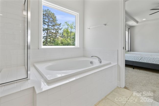 Primary Bathroom | Image 26