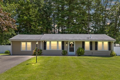 100 Francine Rd, Raynham, MA, 02767-1243 | Card Image