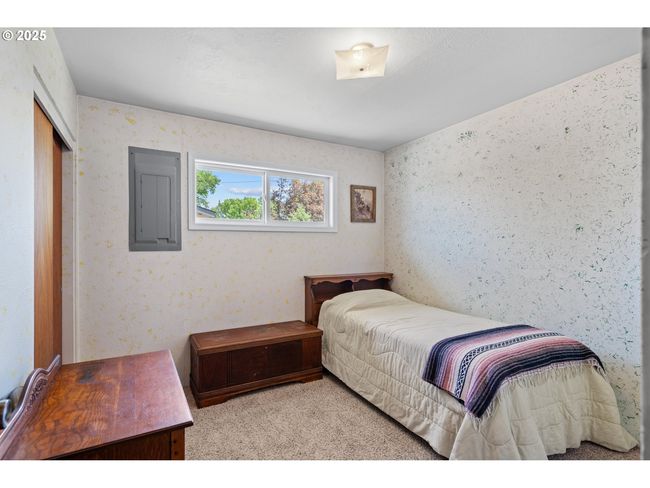 814 Sw 44 Th St, House other with 5 bedrooms, 2 bathrooms and null parking in Pendleton OR | Image 24