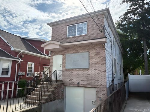 13624 220th St, Laurelton, NY, 11413-2333 | Card Image
