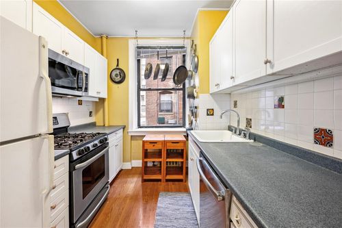 apt-6-611 W 111th St, New York, NY, 10025-1811 | Card Image