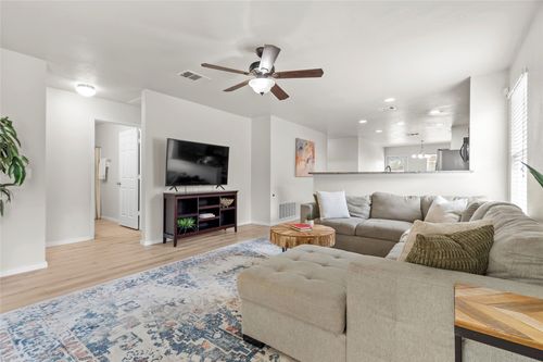 5713 Knoll Pines Pass, Austin, TX, 78724-7502 | Card Image