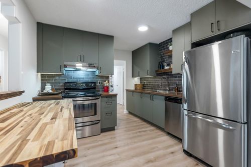 310-33400 Bourquin Pl, Abbotsford, BC, V2S5G3 | Card Image