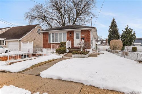 3620 Tuscala St, Seaford, NY, 11783-2903 | Card Image