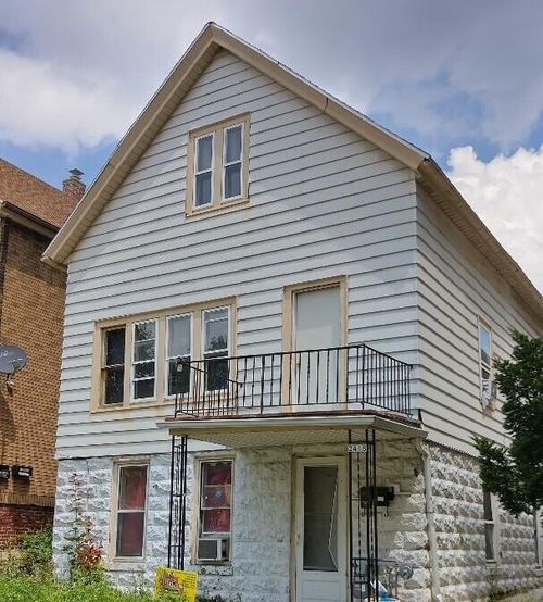 2418 S 9th Street, Milwaukee, WI, 53215 | Card Image