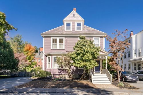3-9-11 Claflin Pl, Newton, MA, 02460-1929 | Card Image
