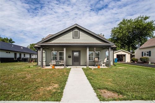 311 S 3rd St, Odessa, MO, 64076-1411 | Card Image