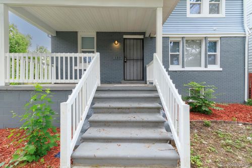 120 Woodland St, Detroit, MI, 48202-1123 | Card Image