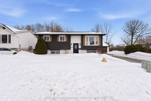 71 Ireland Dr, Trenton, ON, K8V5X4 | Card Image