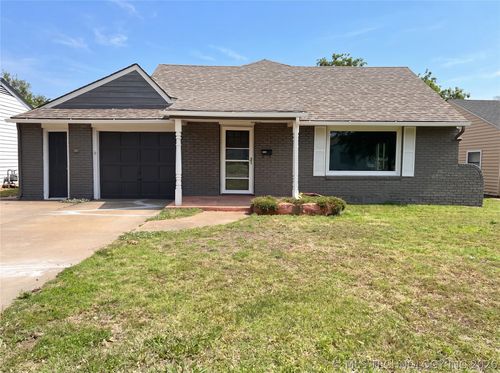 818 W Rush St, Enid, OK, 73701-8065 | Card Image