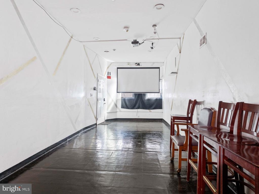 Commercial Sale in PHILADELPHIA 3
