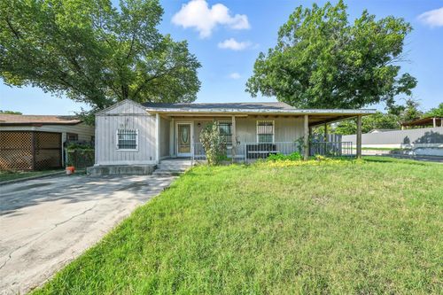 3429 Hampshire Blvd, Fort Worth, TX, 76103-3042 | Card Image