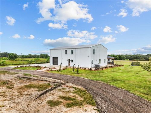 10624 County Road 200, Alvin, TX, 77511-1033 | Card Image
