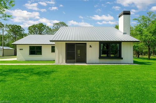 11590 Fox Hill Rd, NORTH FORT MYERS, FL, 33917-5704 | Card Image