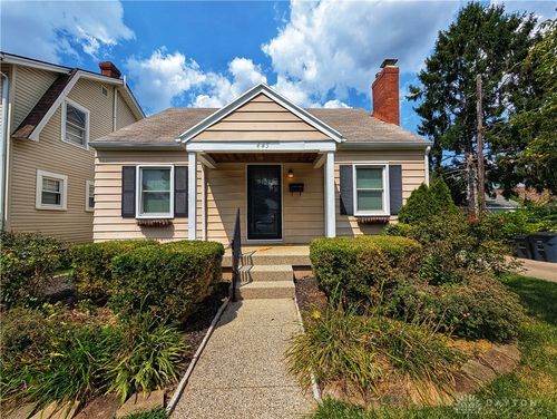 445 Peach Orchard Ave, Oakwood, OH, 45419-2647 | Card Image