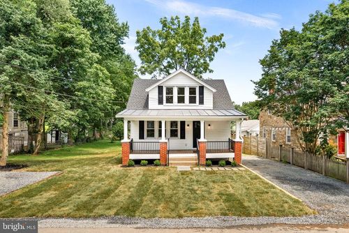 321 W J St, PURCELLVILLE, VA, 20132-3235 | Card Image