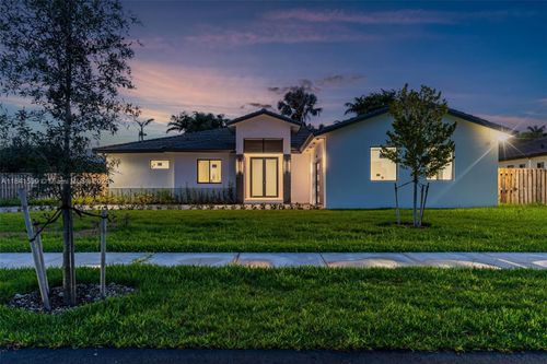 8231 Sw 193rd Ter, Cutler Bay, FL, 33157-7308 | Card Image