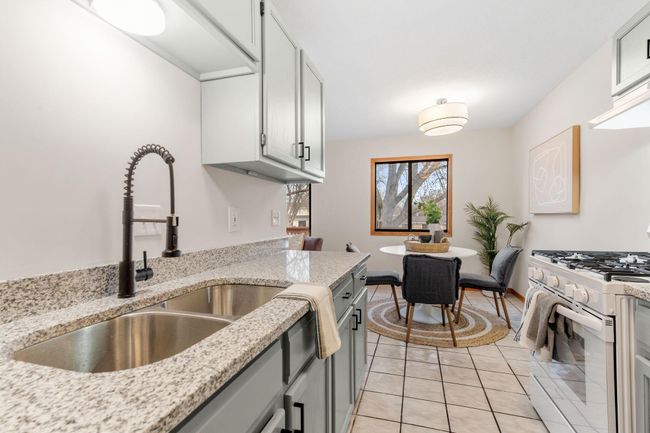 3242 Hill Ridge Dr, Townhouse with 3 bedrooms, 2 bathrooms and null parking in Eagan MN | Image 7