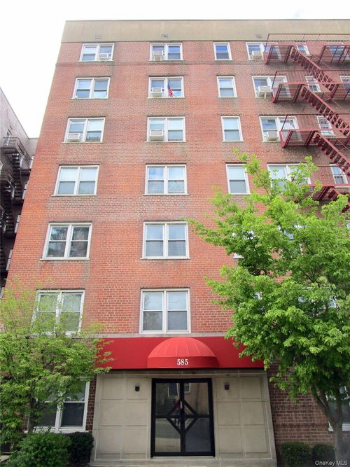 6e-585 Mclean Ave, Yonkers, NY, 10705-4697 | Card Image