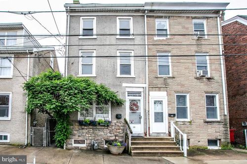 122 2nd St, BRIDGEPORT, PA, 19405-1004 | Card Image