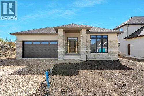76 Belleview Dr, Cottam, ON, N0R1B0 | Card Image
