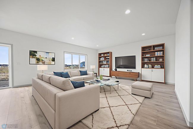 Living Room | Image 8
