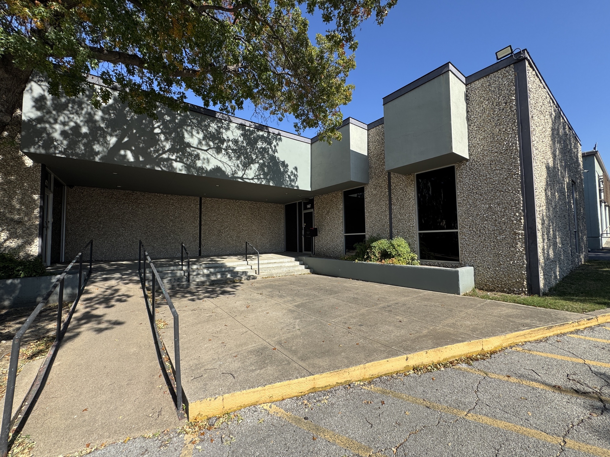1467 Prudential Dr, Dallas, TX 75235