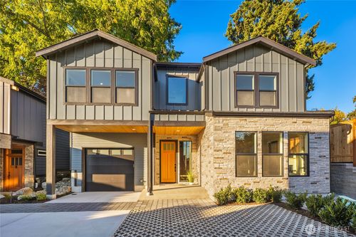 636 11th Ave, Kirkland, WA, 98033-5611 | Card Image