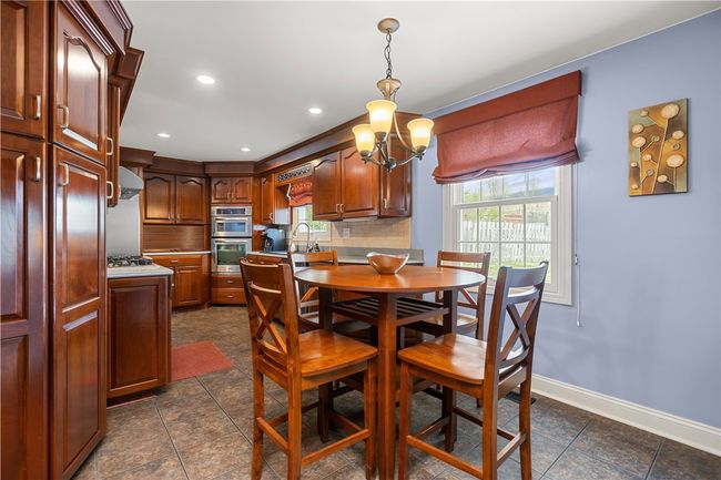 Dining area in kitchen | Image 12