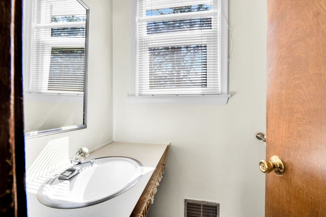 54011 Mound Rd, House other with 4 bedrooms, 3 bathrooms and null parking in Shelby Twp MI | Image 18
