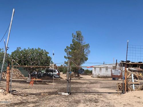 10080 Santa Fe Fire Rd, Lucerne Valley, CA, 92356-8052 | Card Image