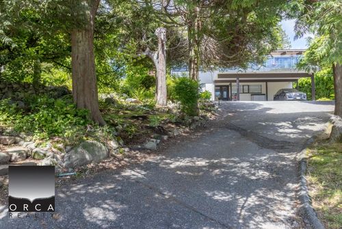 2585 Nelson Ave, West Vancouver, BC, V7V2R5 | Card Image