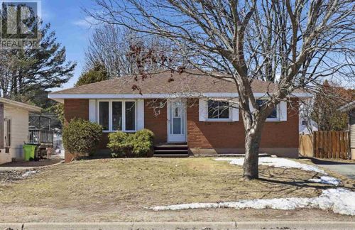67 Wayne Crt, Sault Ste. Marie, ON, P6A4S5 | Card Image